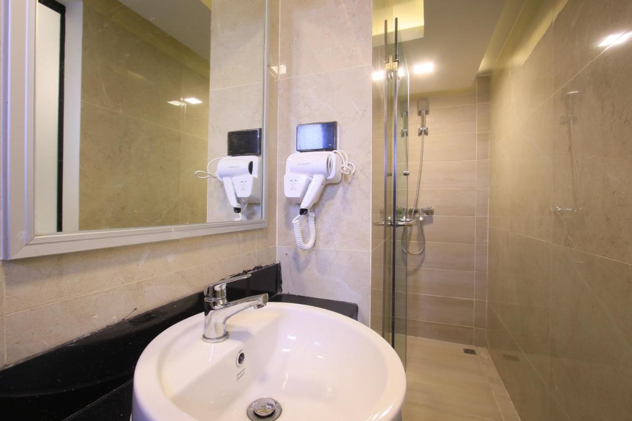 Pratunam Atrium Hotel Банкок Екстериор снимка