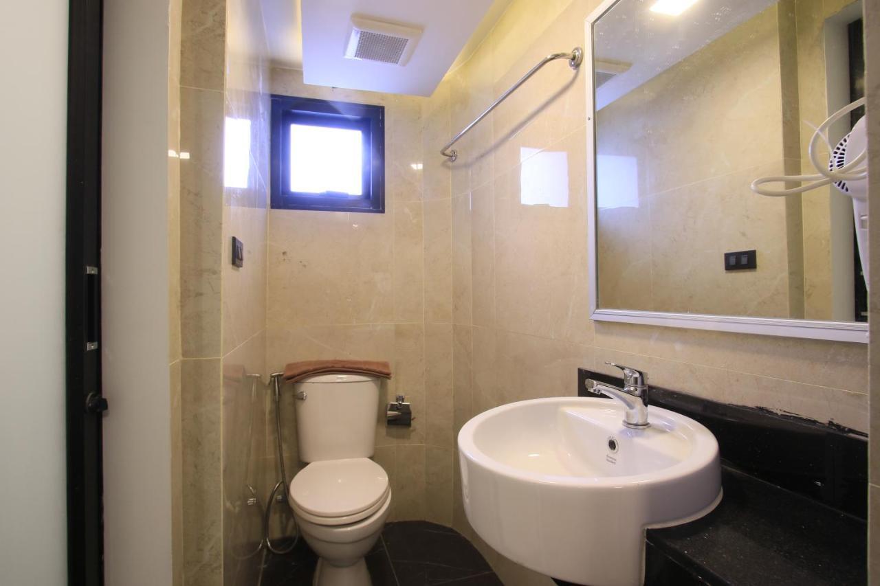 Pratunam Atrium Hotel Банкок Екстериор снимка