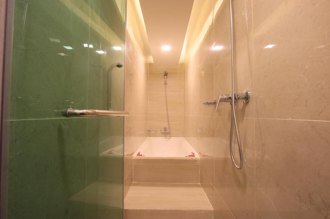 Pratunam Atrium Hotel Банкок Екстериор снимка