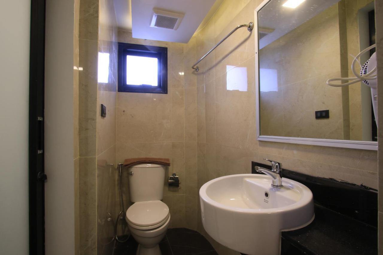 Pratunam Atrium Hotel Банкок Екстериор снимка