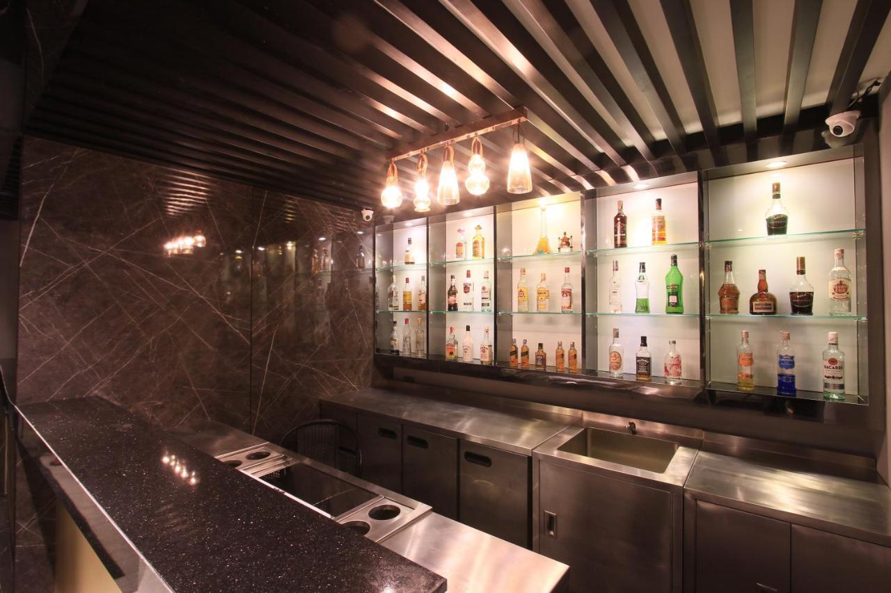 Pratunam Atrium Hotel Банкок Екстериор снимка