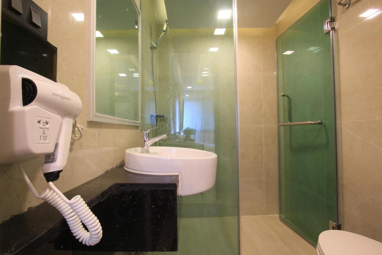 Pratunam Atrium Hotel Банкок Екстериор снимка
